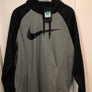 Men’s Nike hoodie size XL dri-fit